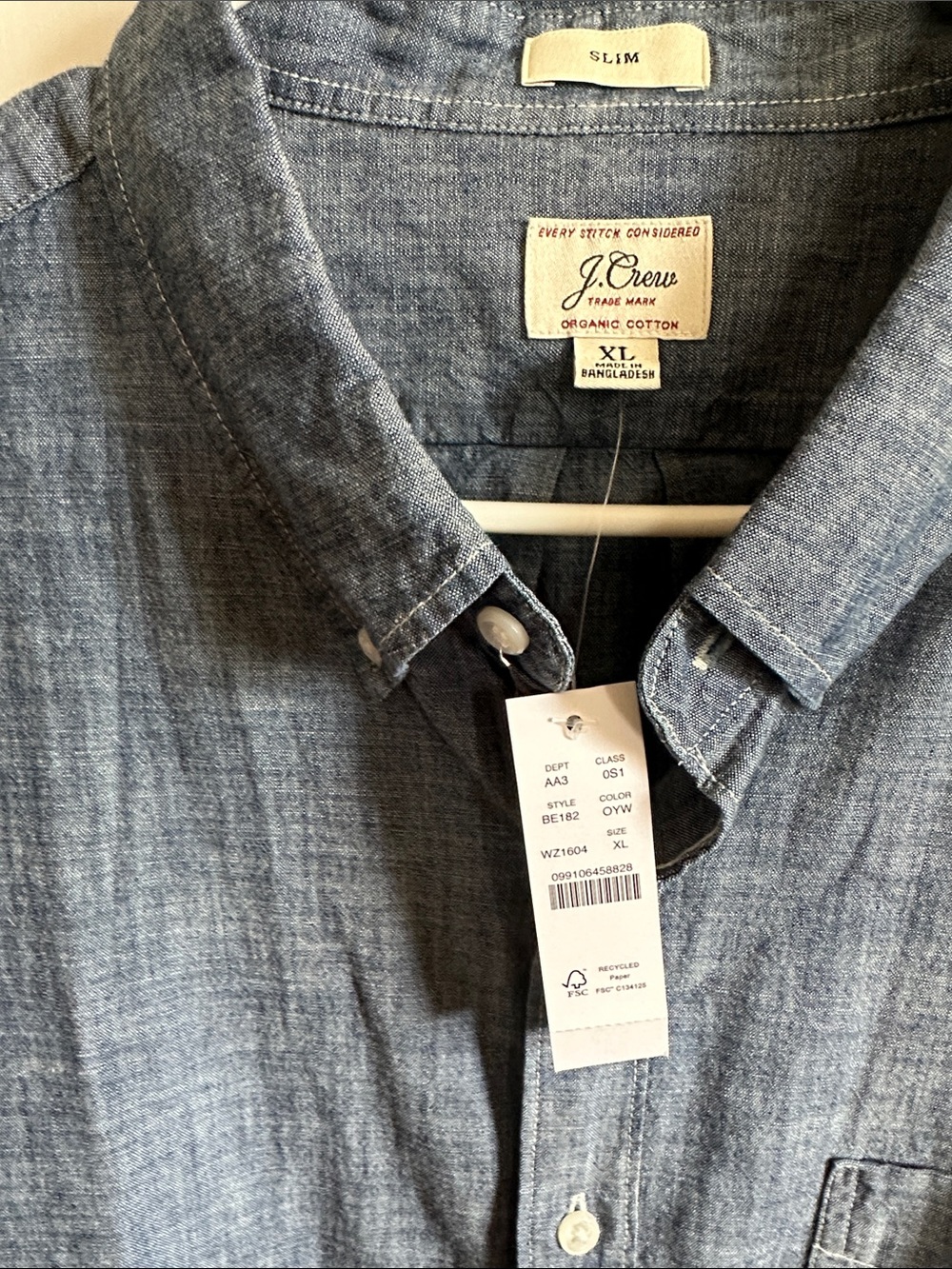 New with tag J. Crew Men's Short-Sleeve Chambray Button-Down Shirt - Blue Denim